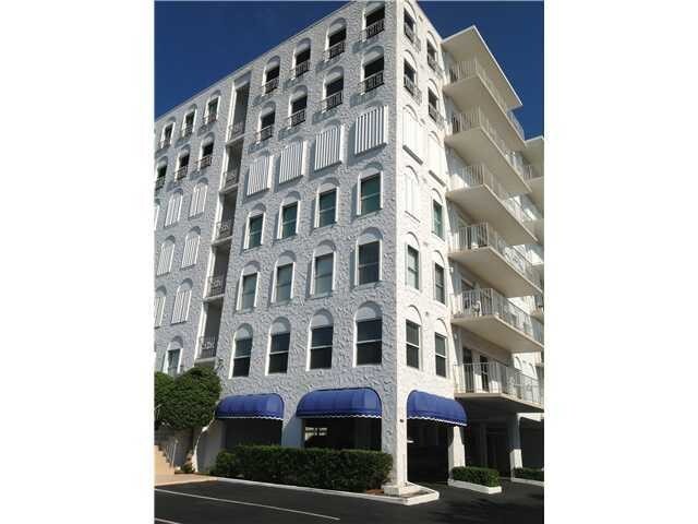 3230 S Ocean Blvd-Unit -C306 in Palm Beach, FL - Building Photo
