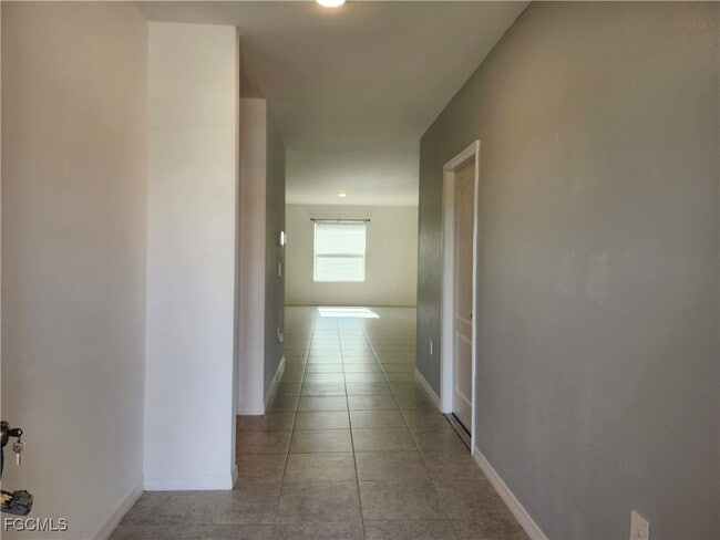 413 SE 13th Pl in Cape Coral, FL - Building Photo - Building Photo