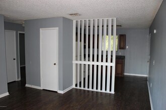 5136 Westchase Ct in Jacksonville, FL - Foto de edificio - Building Photo