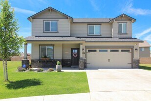3064 S Dawes Pl in Kennewick, WA - Building Photo