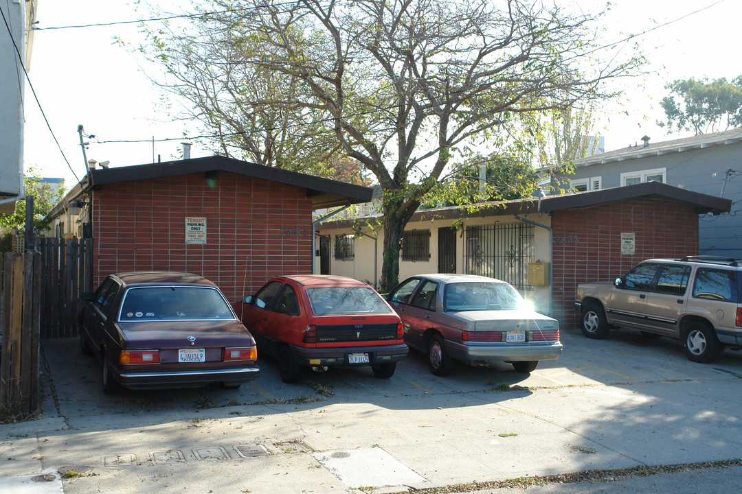 2431 7th St in Berkeley, CA - Foto de edificio