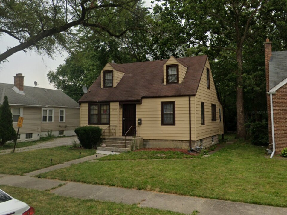 14703 S Princeton Ave in Dolton, IL - Building Photo