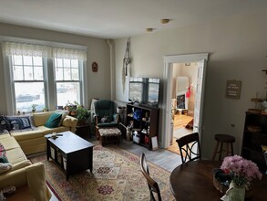 127 Highland in Worcester, MA - Foto de edificio - Building Photo