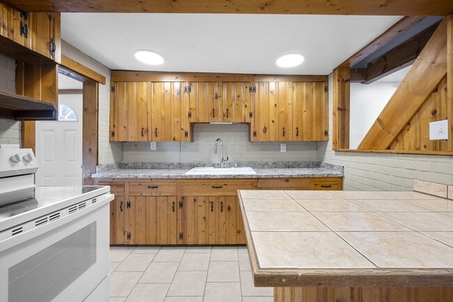 31 Heights Rd in Lake Orion, MI - Building Photo - Building Photo