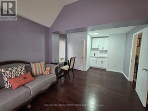 12 Phillpot Ln in Ajax, ON - Building Photo - Building Photo