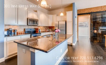 301 Inverness Way S in Englewood, CO - Building Photo - Building Photo