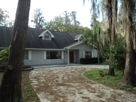 16406 Lake Byrd Dr in Tampa, FL - Building Photo
