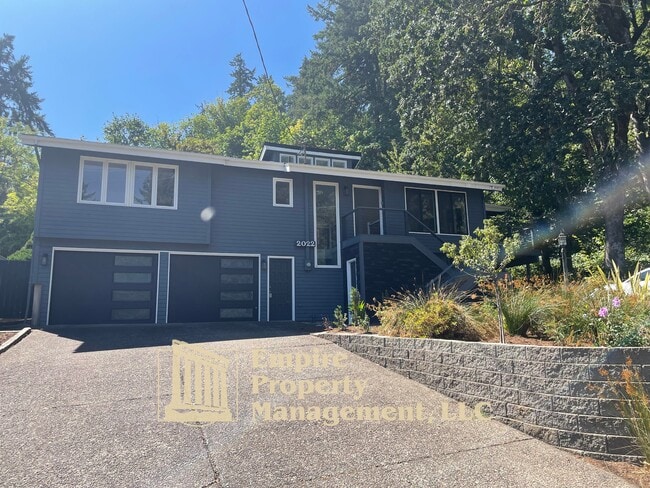 property at 2022 Floral Hill Dr