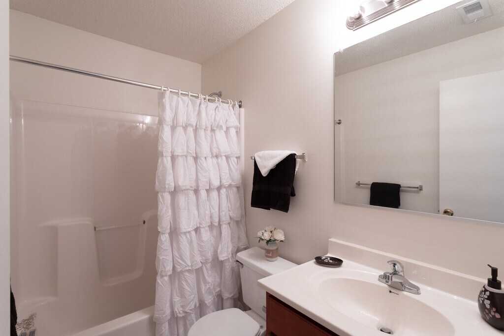 Monmouth Woods Apartments King VA Apartments