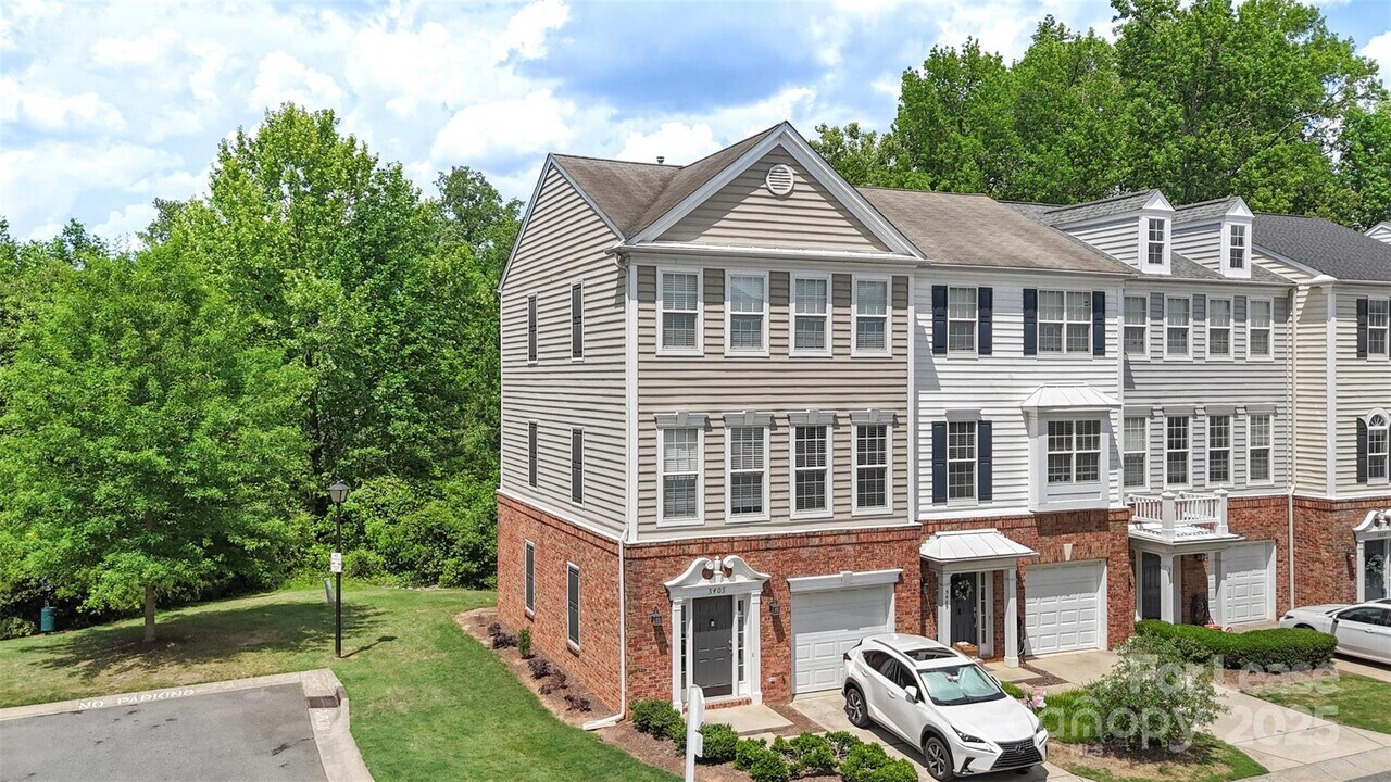 5405 Werburgh St in Charlotte, NC - Building Photo