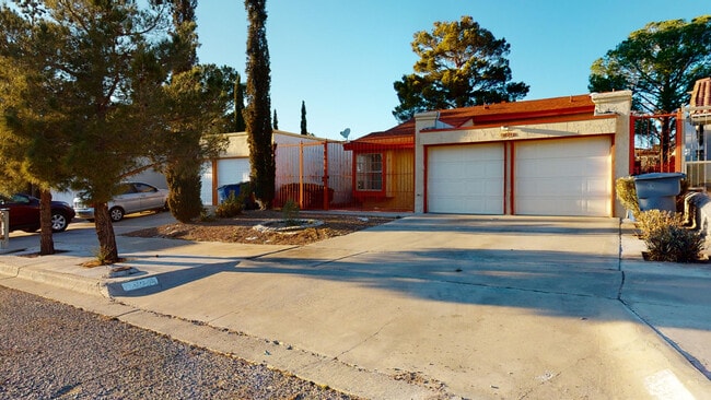 909 Tepic Dr in El Paso, TX - Building Photo - Building Photo
