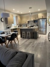 1009 Stockwell Ave in Kelowna, BC - Building Photo - Building Photo