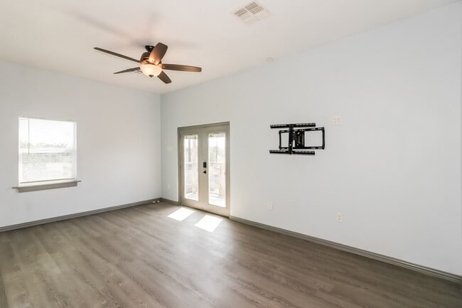 724 17th St in San Leon, TX - Building Photo - Building Photo