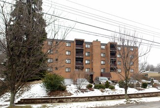 The Towers in Oakmont, PA - Building Photo - Building Photo