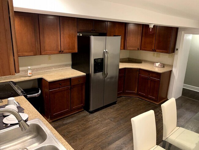 212 W Franklin St in Richmond, VA - Building Photo - Building Photo