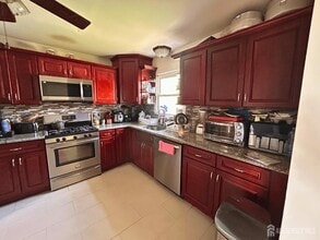 74 Washington Ave in Woodbridge Township, NJ - Building Photo - Building Photo