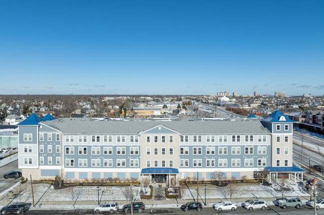 SS Adams Luxury Rentals in Neptune, NJ - Foto de edificio - Building Photo