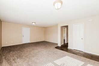 720 Treyburn Lakes Way in Indianapolis, IN - Building Photo - Building Photo