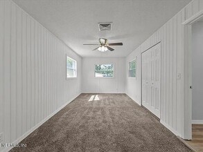 1604 Husson Ave in Palatka, FL - Building Photo - Building Photo