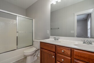 928 White Point Dr in Huntersville, NC - Foto de edificio - Building Photo