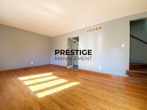 422 N Dwiggins St in Griffith, IN - Building Photo - Building Photo