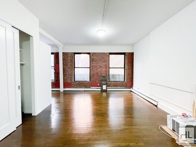 BROADWAY in New York, NY - Building Photo - Building Photo