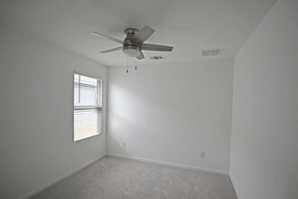 14605 Mudstone Pl in Elmendorf, TX - Building Photo - Building Photo