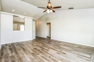 3136 Benson Park Blvd in Orlando, FL - Building Photo - Building Photo