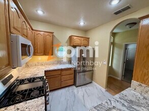 424 Endberg Dr in Vacaville, CA - Building Photo - Building Photo