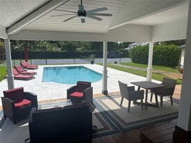 11820 NW 5th St in Plantation, FL - Building Photo