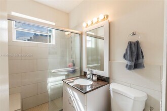 728 Lenox Ave. in Miami Beach, FL - Building Photo - Building Photo