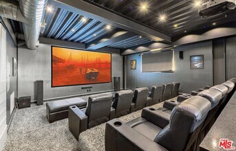 5115 Vía Donte in Marina Del Rey, CA - Building Photo - Building Photo