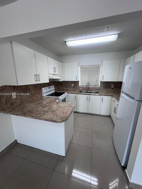 3041 W 76th St in Hialeah, FL - Foto de edificio