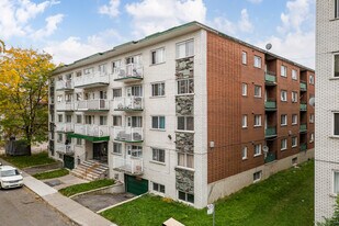 3415 Ivan-Franko Rue in Montréal, QC - Building Photo