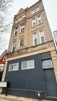2108 S Washtenaw Ave, Unit 1R in Chicago, IL - Building Photo