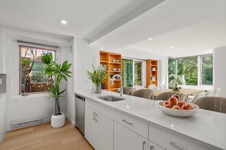 975 Memorial Dr, Unit 501 in Cambridge, MA - Building Photo - Building Photo