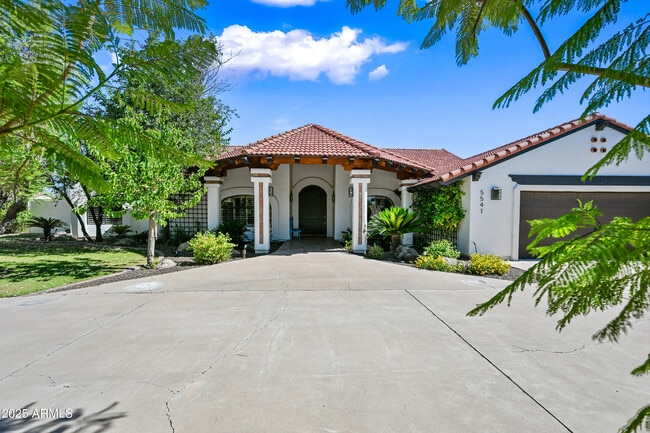5541 E Crocus Dr in Scottsdale, AZ - Building Photo - Building Photo