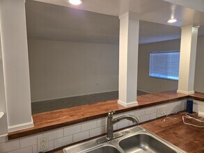 379 79th Ave NE in St. Petersburg, FL - Building Photo - Building Photo