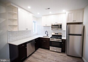 2049 Snyder Ave, Unit 2 in Philadelphia, PA - Building Photo