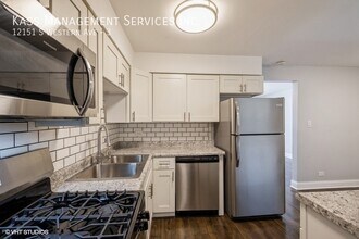 12151 S Western Ave-Unit -3 in Blue Island, IL - Foto de edificio - Building Photo