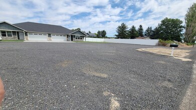 9942 Morgan Rd NE in Moses Lake, WA - Building Photo - Building Photo