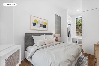 300 W 17th St in New York, NY - Building Photo - Building Photo