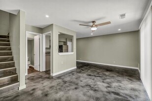 2808 Skyway Cir in Austin, TX - Building Photo