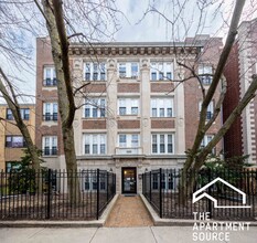 4241 N Kenmore Ave, Unit 204 in Chicago, IL - Building Photo - Building Photo