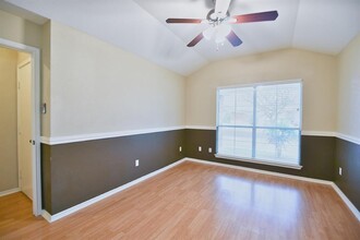 2439 Pearson Way in Round Rock, TX - Foto de edificio - Building Photo