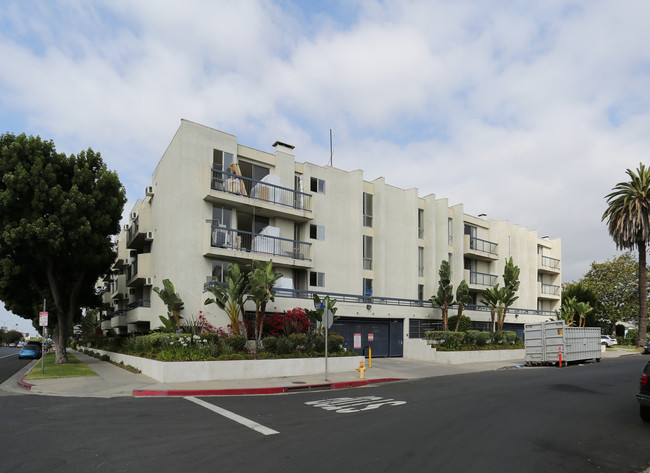 Venice-Barry Apartments in Los Angeles, CA - Building Photo - Building Photo