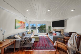 760 Manhattan Beach Blvd in Manhattan Beach, CA - Building Photo