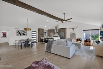 7629 N Vía De Los Ninos in Scottsdale, AZ - Building Photo - Building Photo