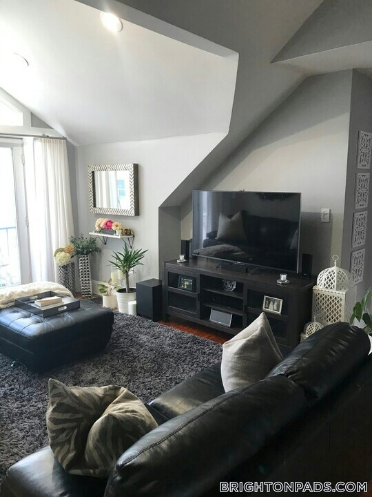 11 Orkney Rd in Boston, MA - Building Photo