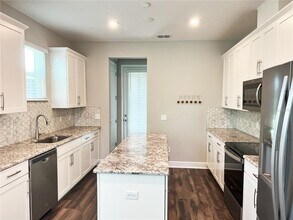 7037 Carrickbend Ln in Orlando, FL - Building Photo - Building Photo